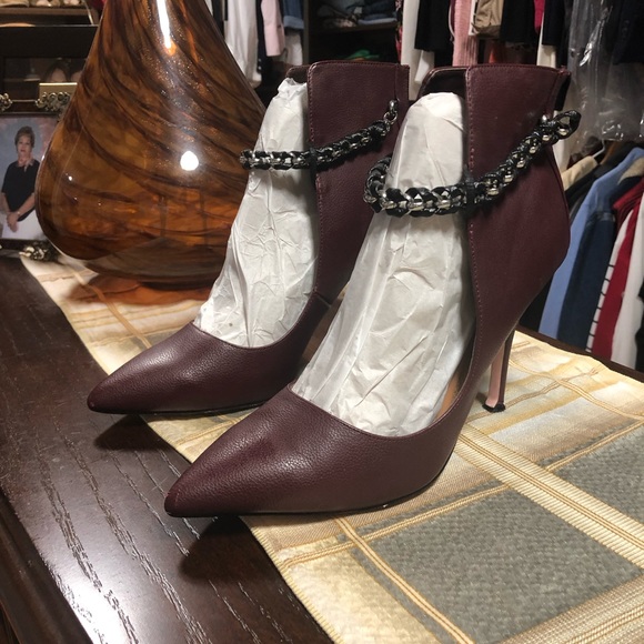 Shoe - Picture 6 of 7